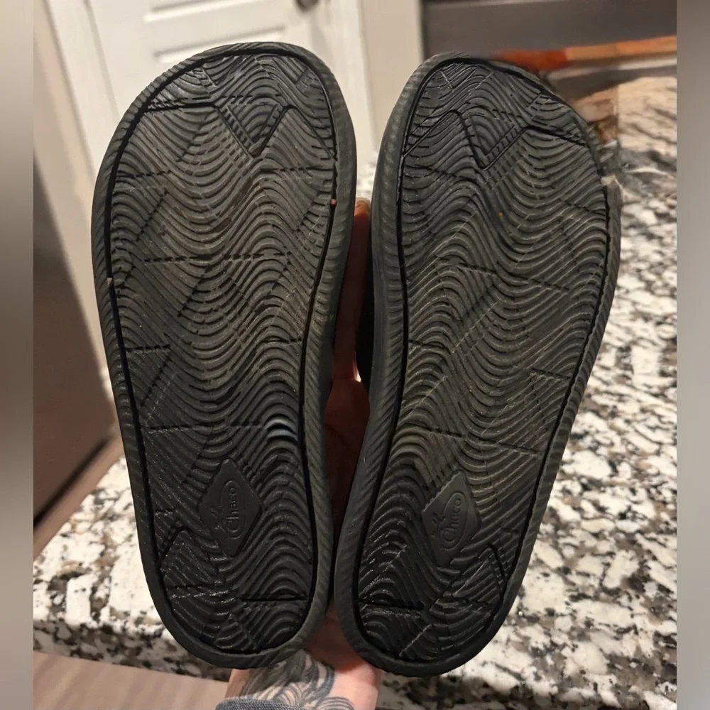 Chaco kids black slides